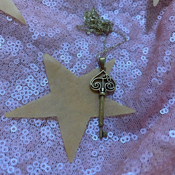 taylor swift fearless key necklace gold jewelry TV - Picture 11 of 13